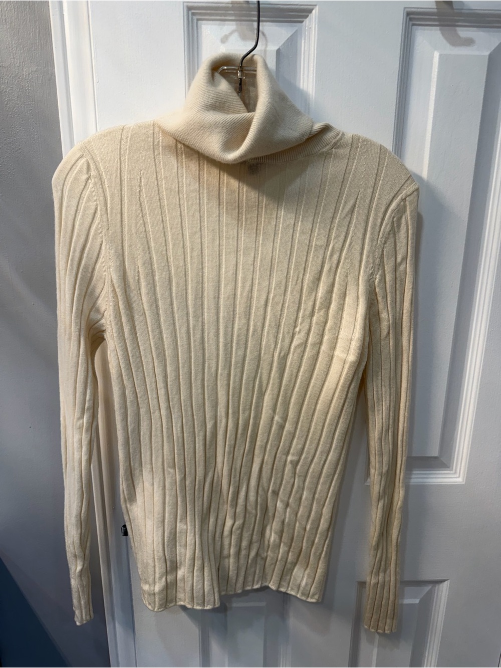 Banana Republic Merino Wool Ribbed Turtleneck Sweater Beige Large